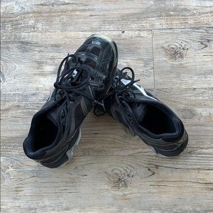 Size 11 Black Mizuno Volleyball Shoes